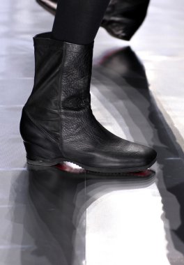 Issey Miyake gösterisi olarak Paris moda haftası