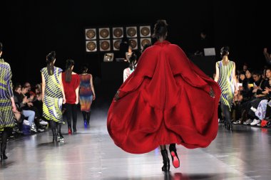 Issey Miyake gösterisi
