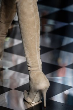 Balmain gösterisi olarak Paris moda haftası