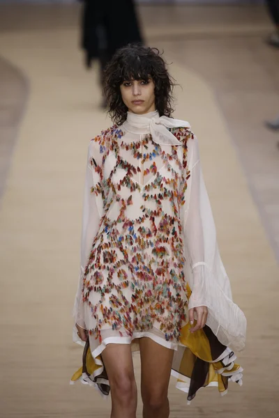 Chloe show as part of the Paris Fashion Week — Stock Photo, Image