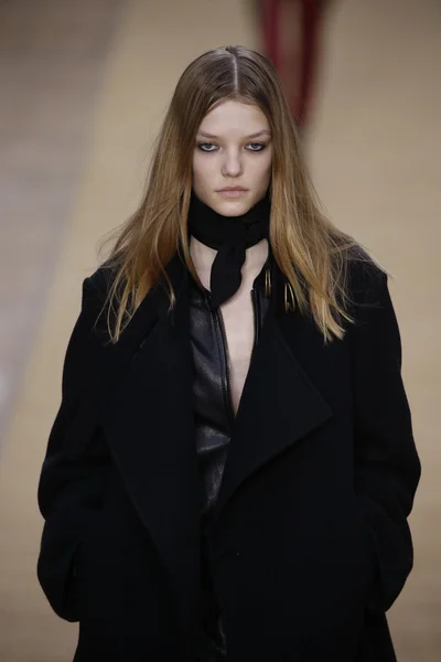 Chloe show as part of the Paris Fashion Week — Stockfoto