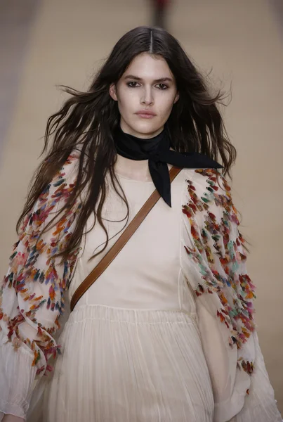 Chloe show as part of the Paris Fashion Week — Stock Photo, Image