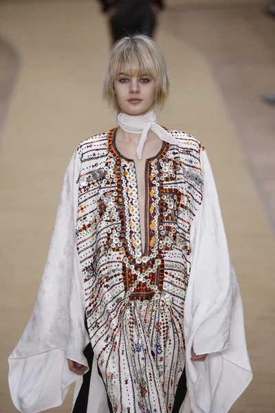 Chloe show as part of the Paris Fashion Week — Stock Photo, Image