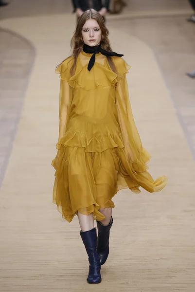 Chloe show as part of the Paris Fashion Week — Stock Photo, Image