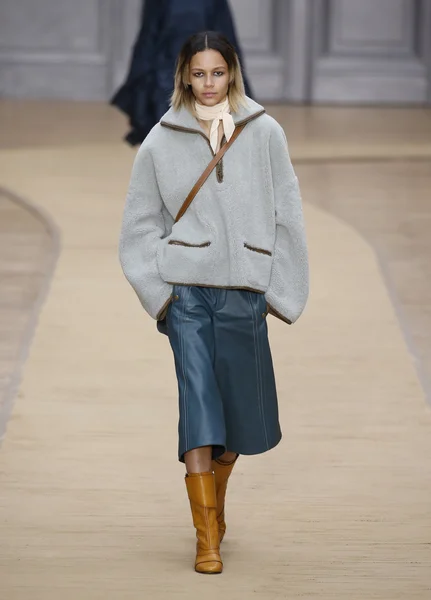 Défilé Chloé dans le cadre de la Fashion Week de Paris — Photo