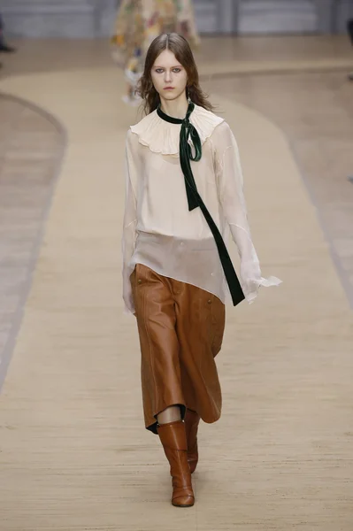 Chloe show as part of the Paris Fashion Week — Stock Photo, Image