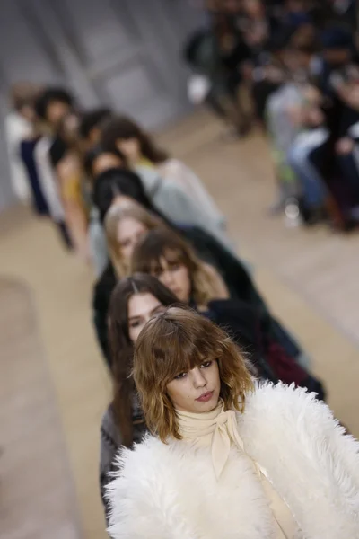 Chloe show im Rahmen der Pariser Modewoche — Stockfoto