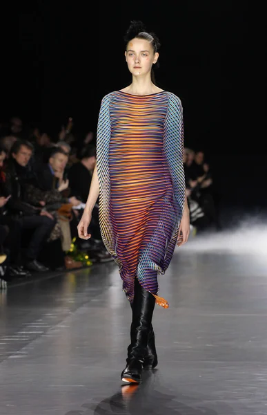 Issey Miyake show como parte de la Semana de la Moda de París —  Fotos de Stock