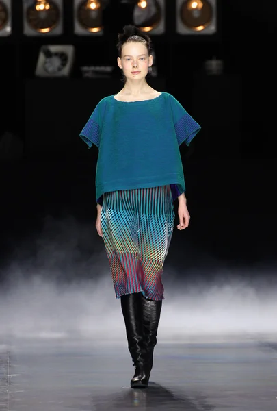 Défilé Issey Miyake dans le cadre de la Fashion Week de Paris — Photo