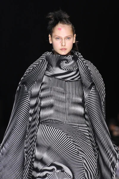 Issey Miyake show como parte de la Semana de la Moda de París —  Fotos de Stock