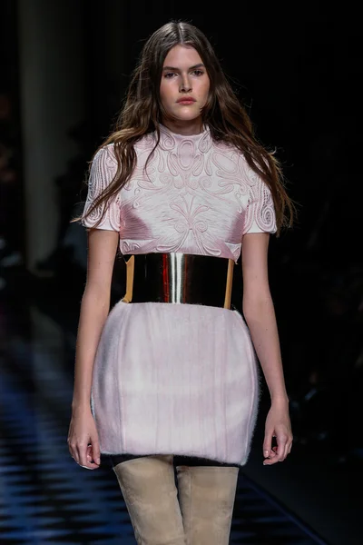 Vanessa Moody walks the runway during the Balmain show — Stock Photo, Image