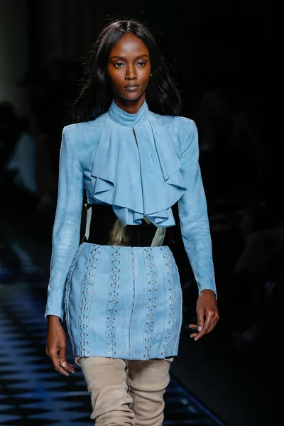 Balmain Show como parte da Semana de Moda de Paris — Fotografia de Stock