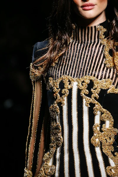 Balmain Pokaż jako część tydzień mody w Paryżu — Zdjęcie stockowe