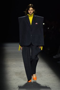 Paris Moda Haftası kapsamında Jacquemus gösterisi