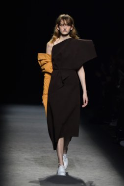 Paris Moda Haftası kapsamında Jacquemus gösterisi