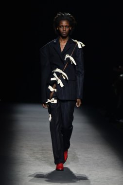 Paris Moda Haftası kapsamında Jacquemus gösterisi