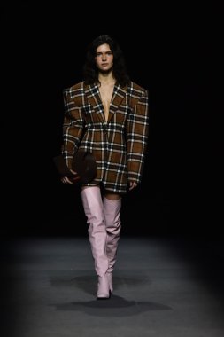 Paris Moda Haftası kapsamında Jacquemus gösterisi