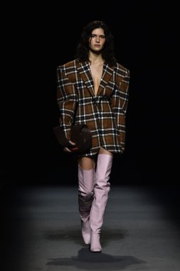 Paris Moda Haftası kapsamında Jacquemus gösterisi