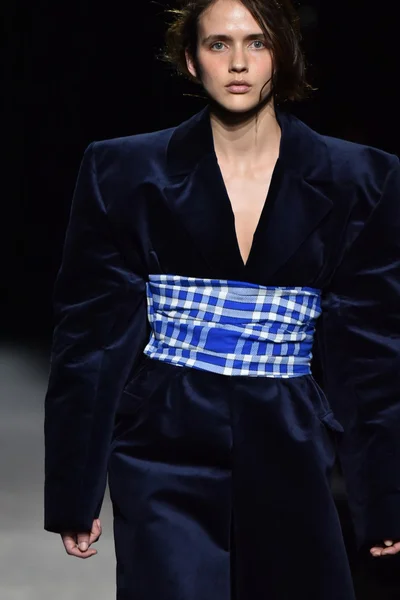 Jacquemus show als onderdeel van de Paris Fashion week — Stockfoto