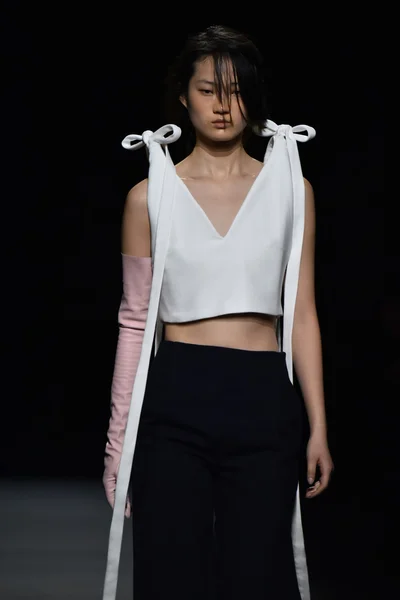 Jacquemus show som en del af Paris Fashion Week - Stock-foto