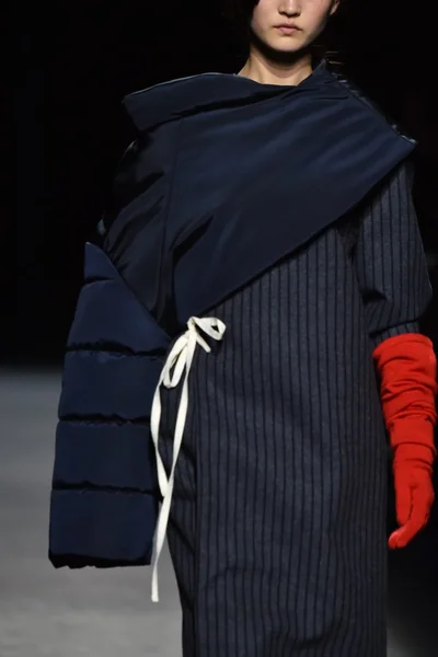 Défilé Jacquemus dans le cadre de la Fashion Week de Paris — Photo