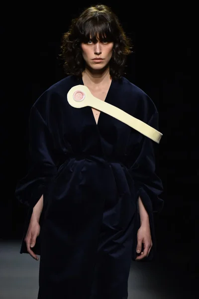 Espectáculo de Jacquemus como parte de la Semana de la Moda de París —  Fotos de Stock
