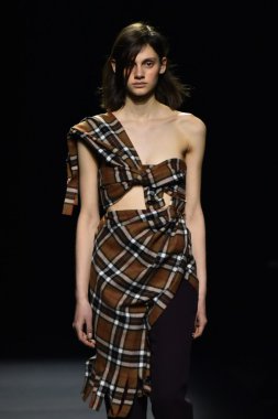 Paris Moda Haftası kapsamında Jacquemus gösterisi