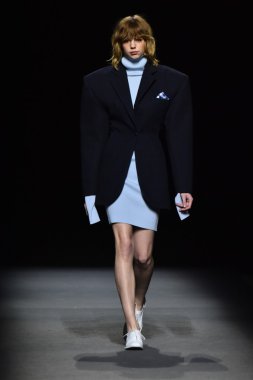 Paris Moda Haftası kapsamında Jacquemus gösterisi