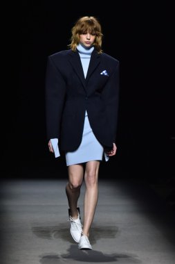 Paris Moda Haftası kapsamında Jacquemus gösterisi