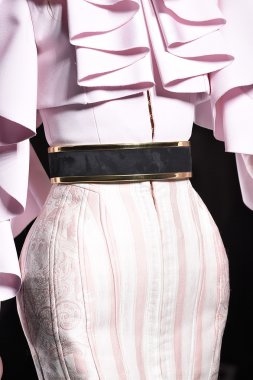 Balmain gösterisi olarak Paris moda haftası