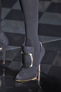 Balmain gösterisi olarak Paris moda haftası