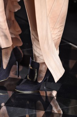 Balmain gösterisi olarak Paris moda haftası