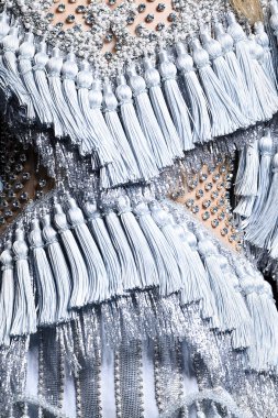 Balmain gösterisi olarak Paris moda haftası