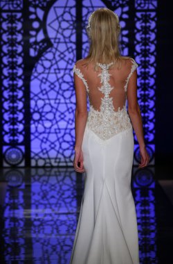 Reem Acra gelin pist Show