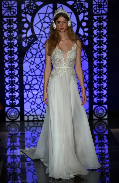 Reem Acra brud modevisning — Stockfoto