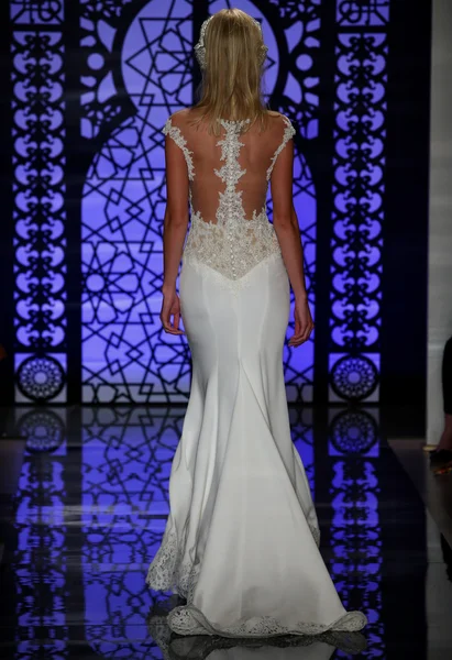 Reem Acra brud modevisning — Stockfoto