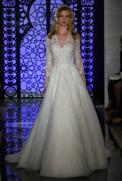 Reem Acra Mariage Runway Show — Photo