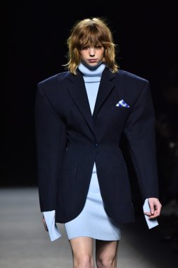 Paris Moda Haftası kapsamında Jacquemus gösterisi