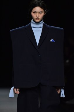 Paris Moda Haftası kapsamında Jacquemus gösterisi