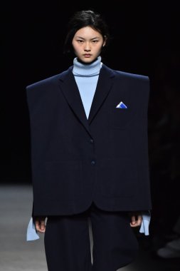 Paris Moda Haftası kapsamında Jacquemus gösterisi