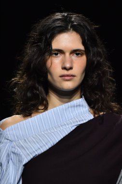 Paris Moda Haftası kapsamında Jacquemus gösterisi