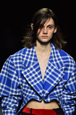 Paris Moda Haftası kapsamında Jacquemus gösterisi