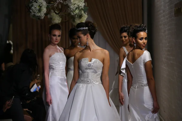 Jean Ralph Thurin Bridal Show — Stock Photo, Image