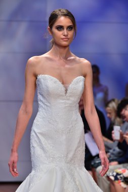 Rivini gelin pist Show