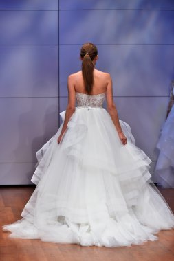 Rivini gelin pist Show