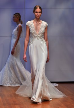 Rivini gelin pist Show