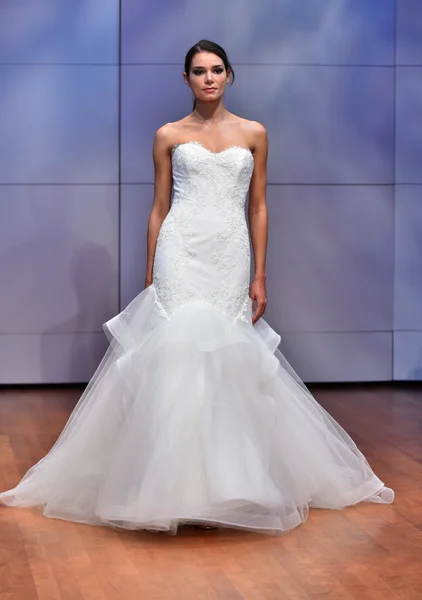 Rivini Bridal modevisning — Stockfoto