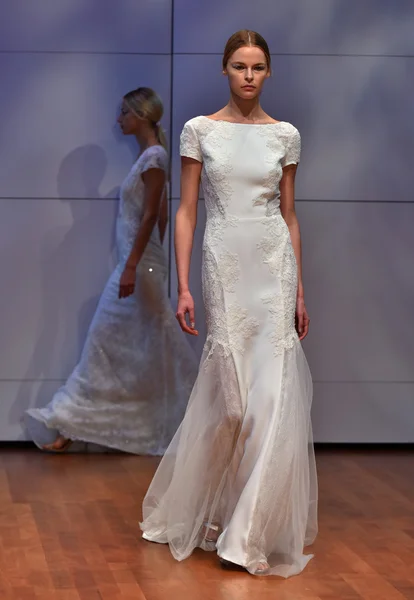Rivini Bridal modevisning — Stockfoto