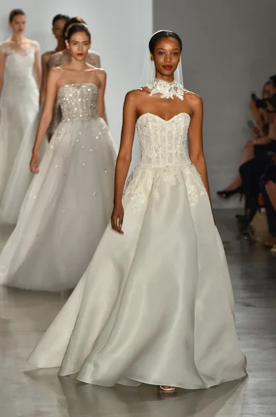 Amsale Couture Bridal Collection — Stockfoto
