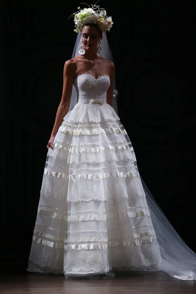 Naeem Khan Couture Bridal Collection